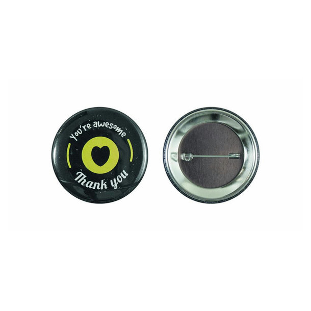 Metallbutton 56mm mit doppelt gesicherter Nadel