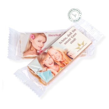 BEDRUCKTER RIEGEL IN KLARSICHTFOLIE VERPACKT
