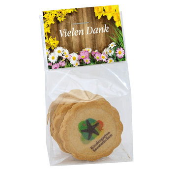 Tütchen mit farbig bedruckten Keksen